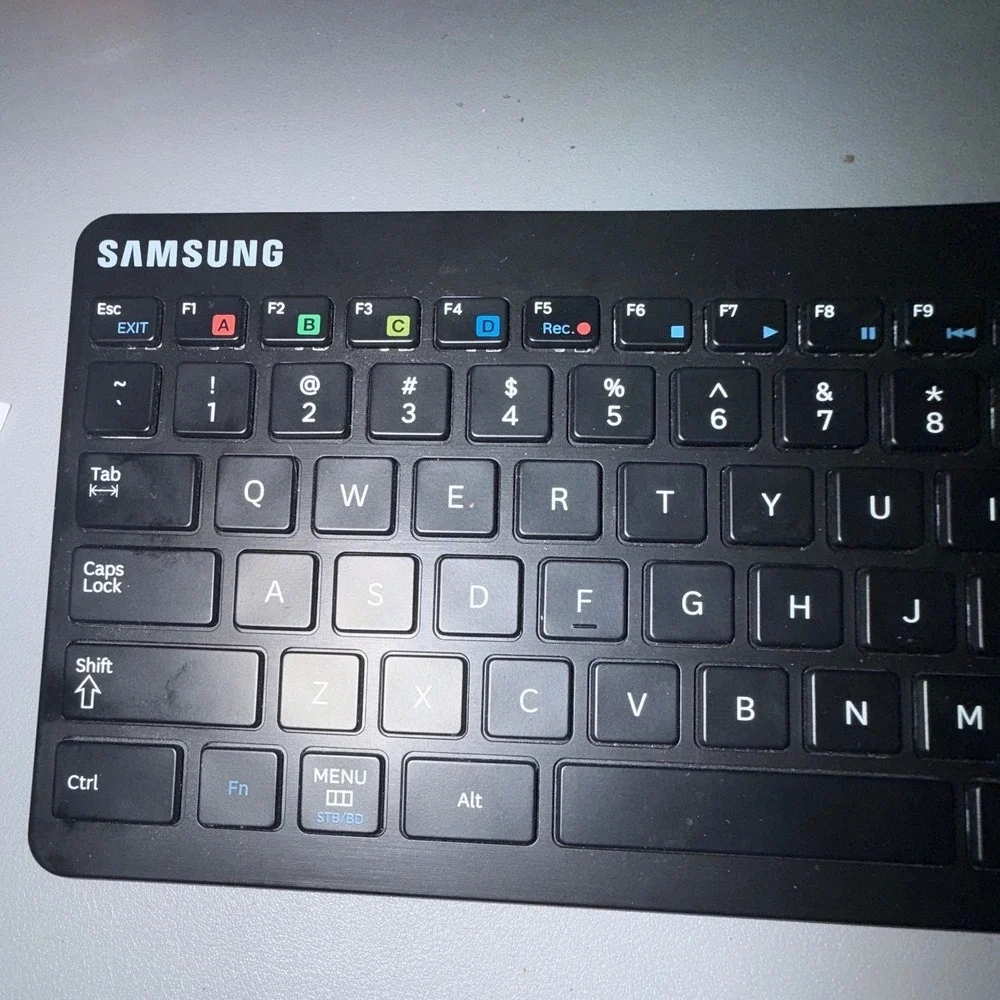 Samsung VG-KBD2000 Smart TV Wireless Bluetooth Keyboard Touchpad Black